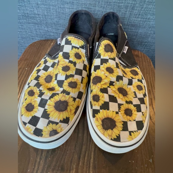 Vans Sunflower slip ons women’s size 9.5 - Picture 1 of 8
